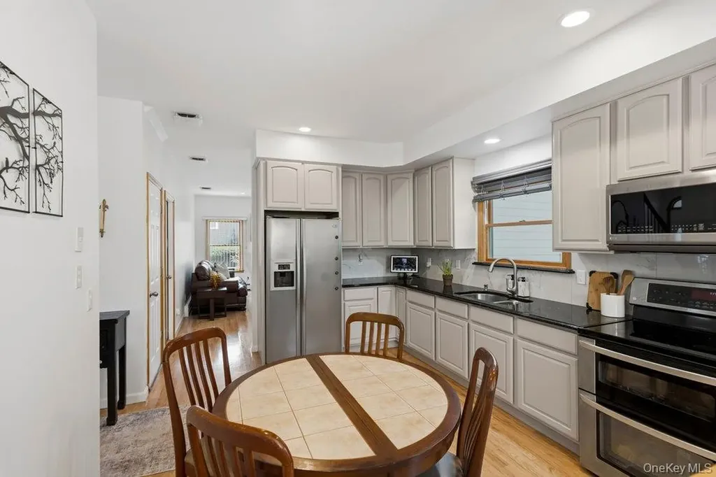 2066 Washington Avenue Seaford NY 11783