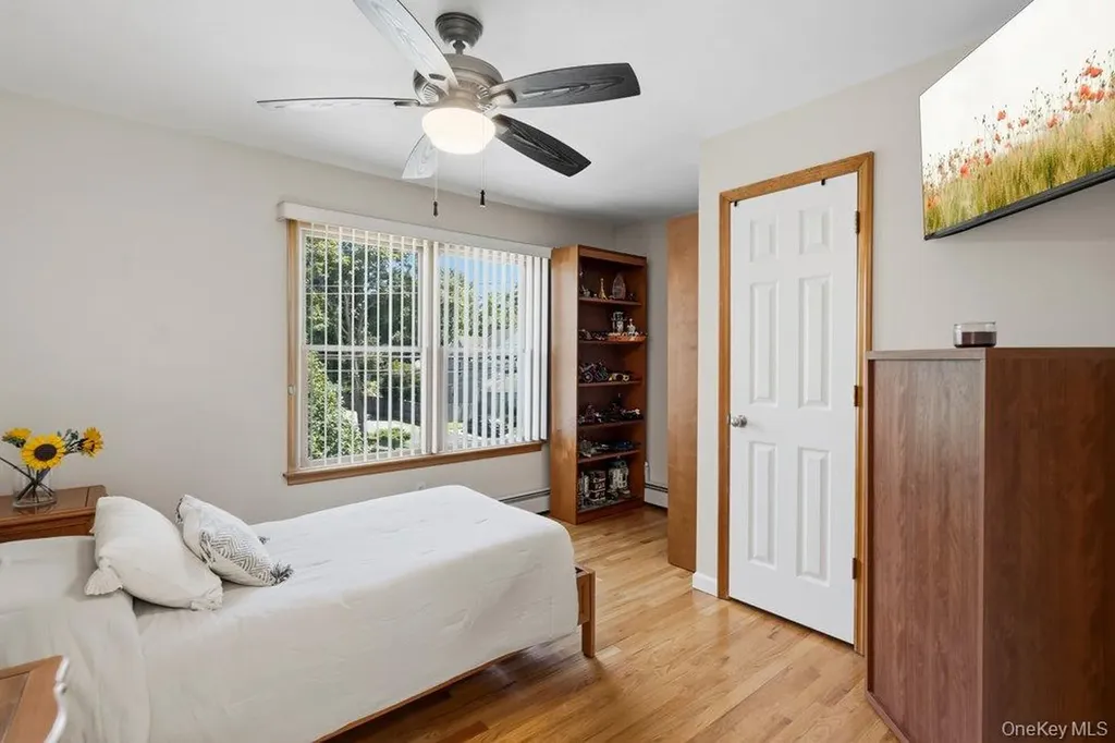 2066 Washington Avenue Seaford NY 11783