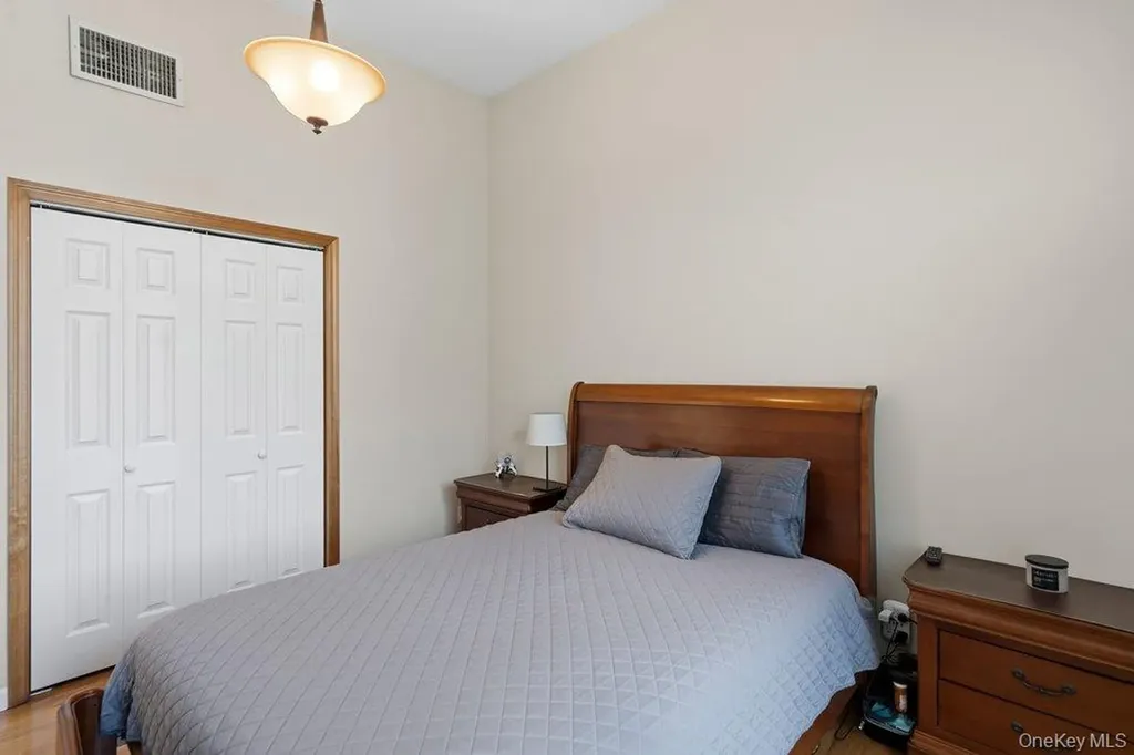 2066 Washington Avenue Seaford NY 11783