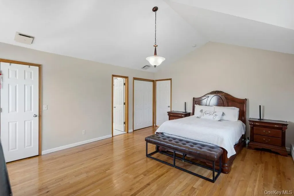 2066 Washington Avenue Seaford NY 11783