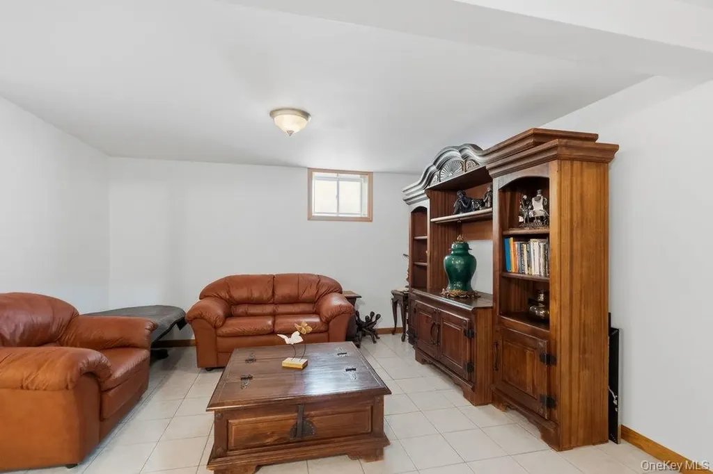 2066 Washington Avenue Seaford NY 11783