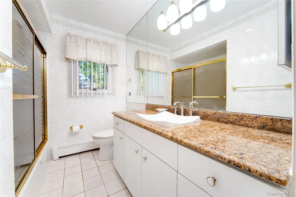 14 Beech Court Malverne NY 11565