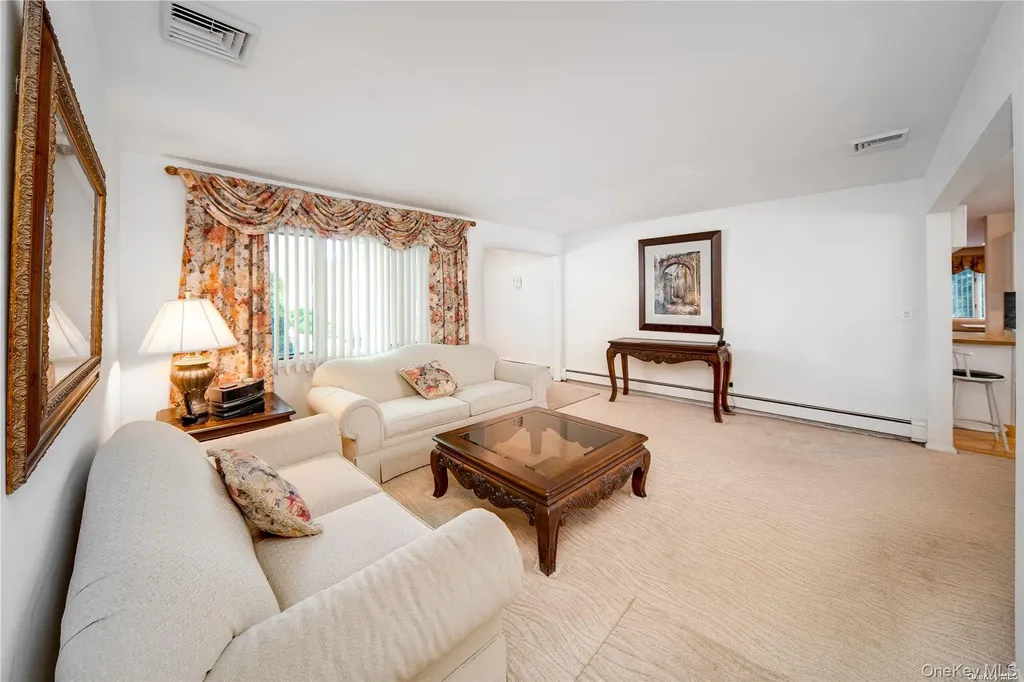 14 Beech Court Malverne NY 11565