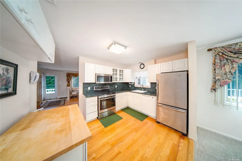 14 Beech Court Malverne NY 11565