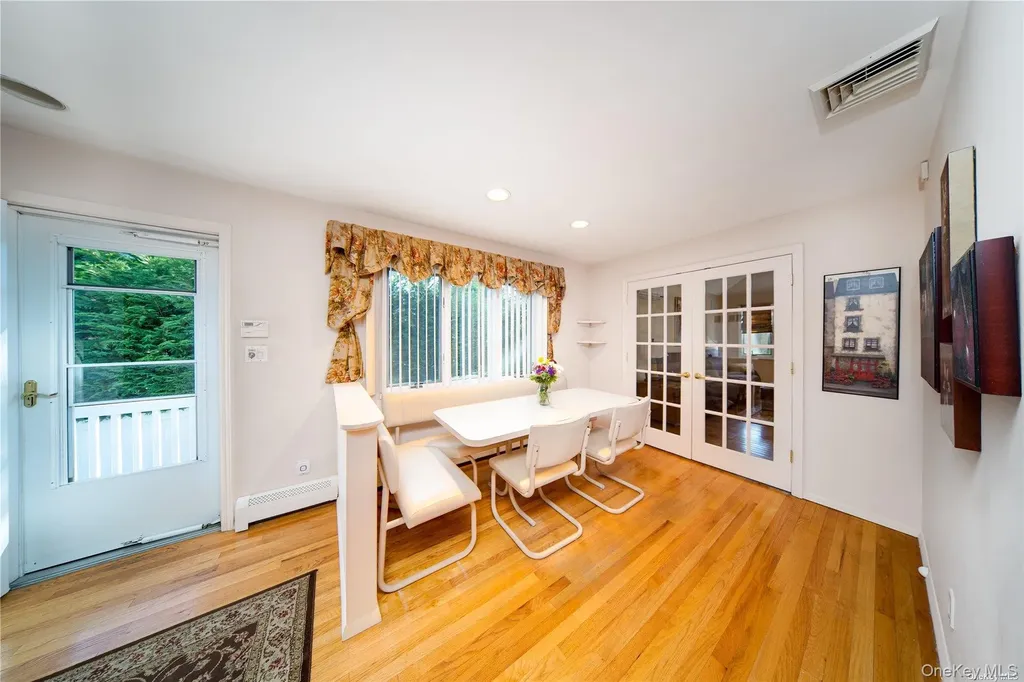 14 Beech Court Malverne NY 11565