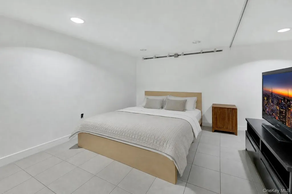 1808 Hering Avenue Bronx NY 10461