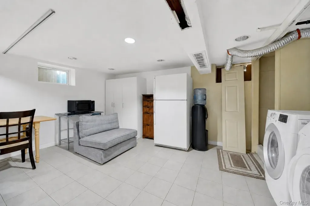 1808 Hering Avenue Bronx NY 10461