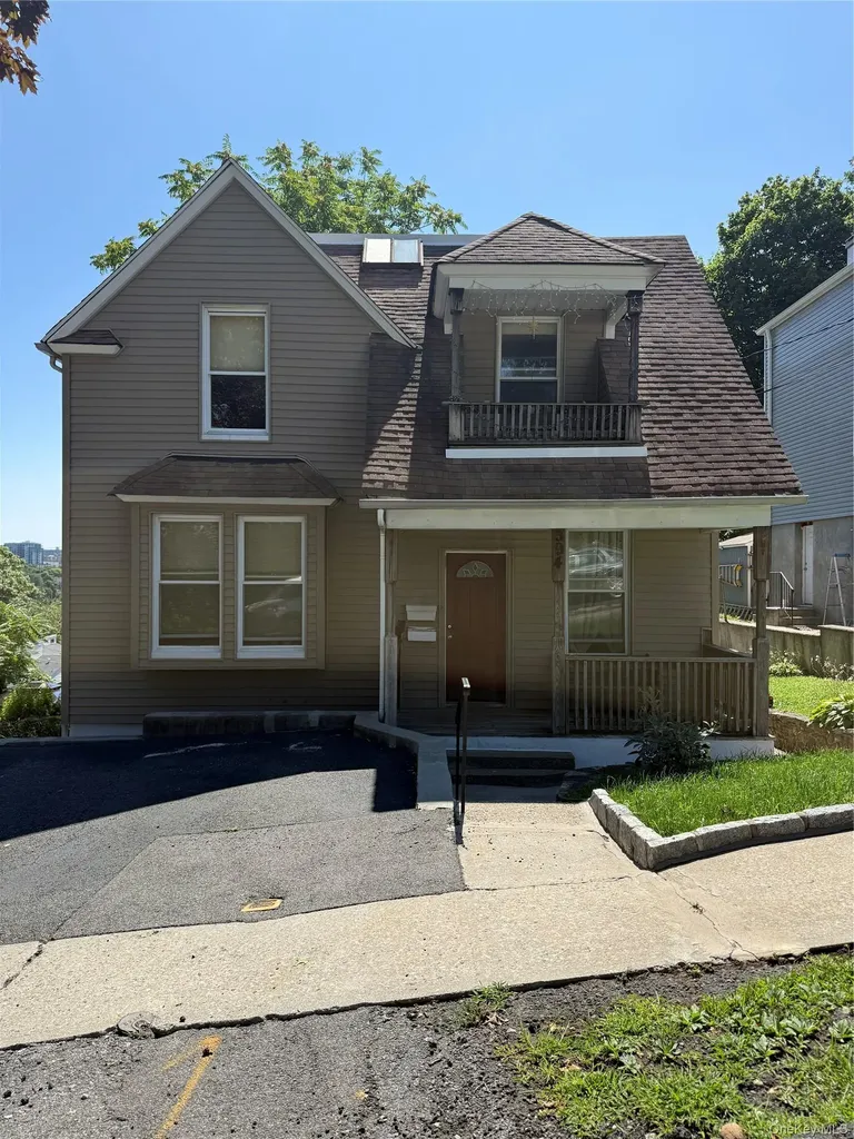 394 Upland Avenue Yonkers NY 10703