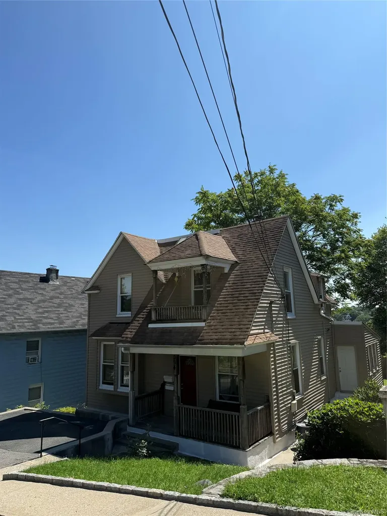 394 Upland Avenue Yonkers NY 10703