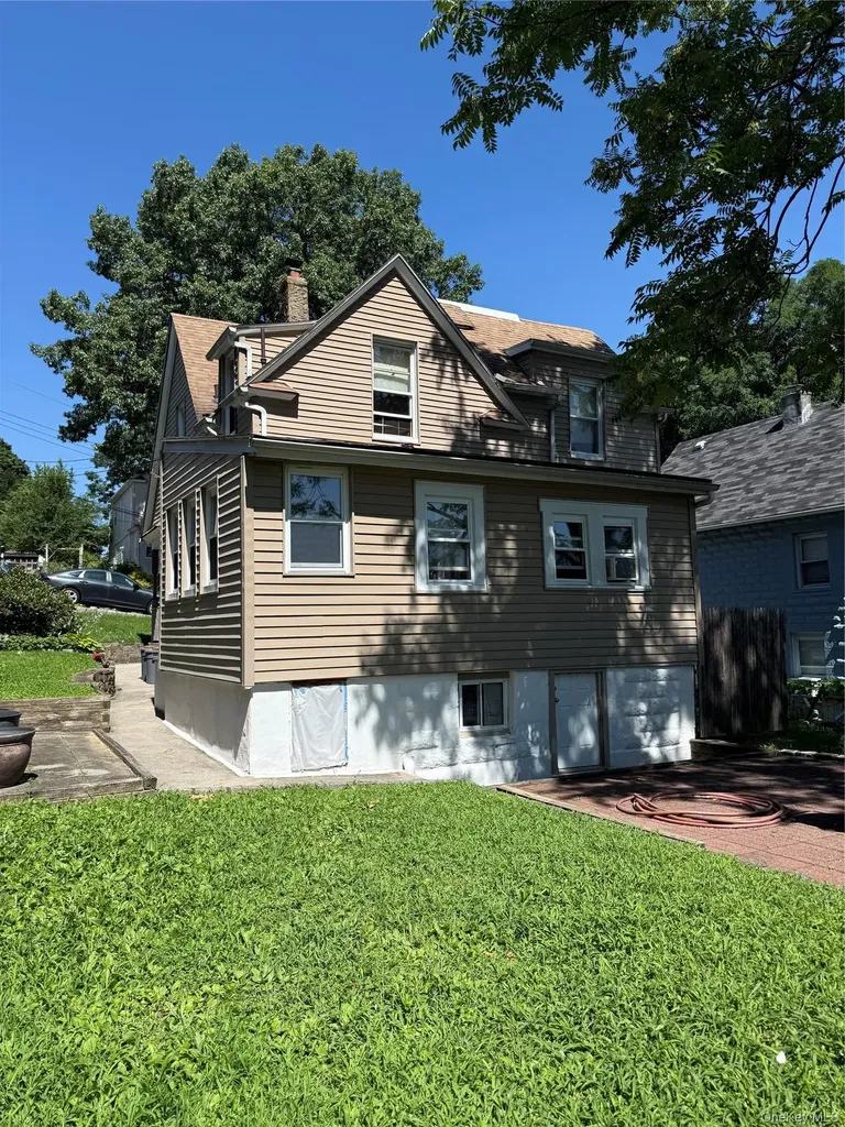 394 Upland Avenue Yonkers NY 10703