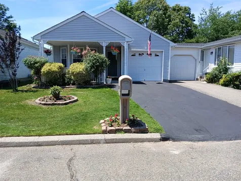 5127 Village Circle E Manorville NY 11949
