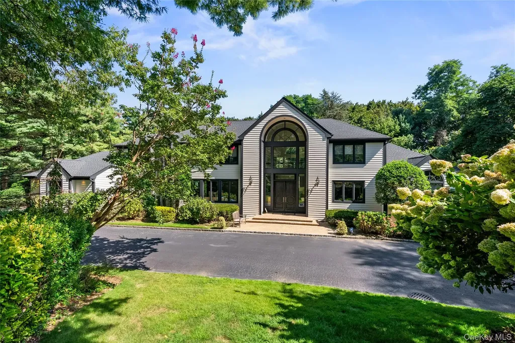 3 Rock Hill Lane Brookville NY 11545