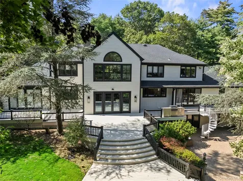 3 Rock Hill Lane Brookville NY 11545