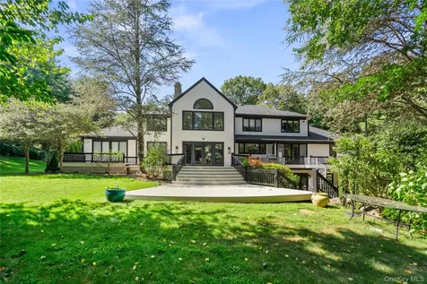 3 Rock Hill Lane Brookville NY 11545