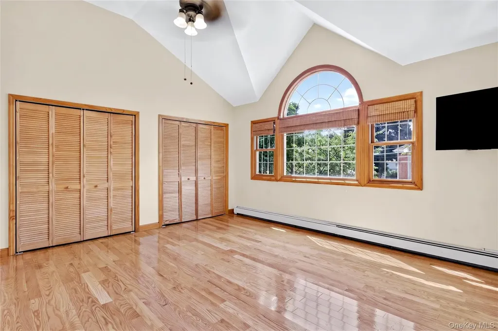 75 Maple Street Roslyn Heights NY 11577