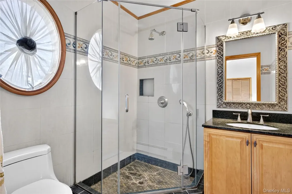 75 Maple Street Roslyn Heights NY 11577
