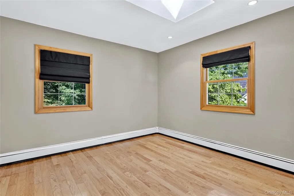 75 Maple Street Roslyn Heights NY 11577