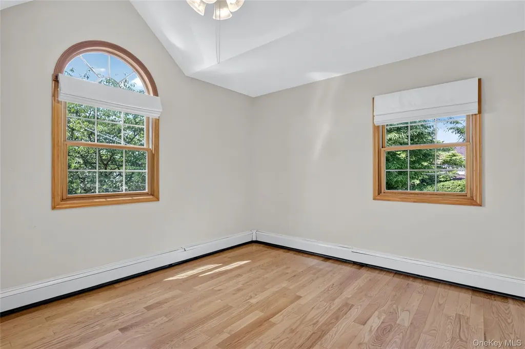 75 Maple Street Roslyn Heights NY 11577