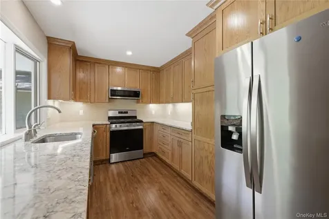 23 Leggett Road Chatham NY 12075