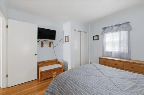 23 Leggett Road Chatham NY 12075