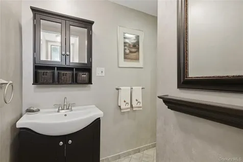 23 Leggett Road Chatham NY 12075
