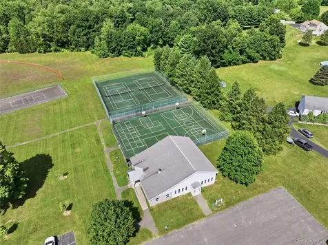 23 Leggett Road Chatham NY 12075