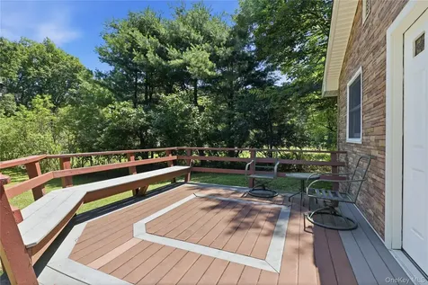 23 Leggett Road Chatham NY 12075