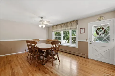 23 Leggett Road Chatham NY 12075