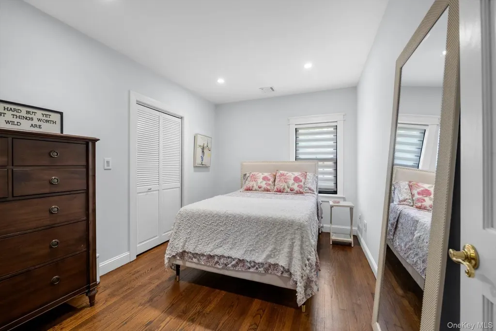 15 Parkwold Drive W Valley Stream NY 11580