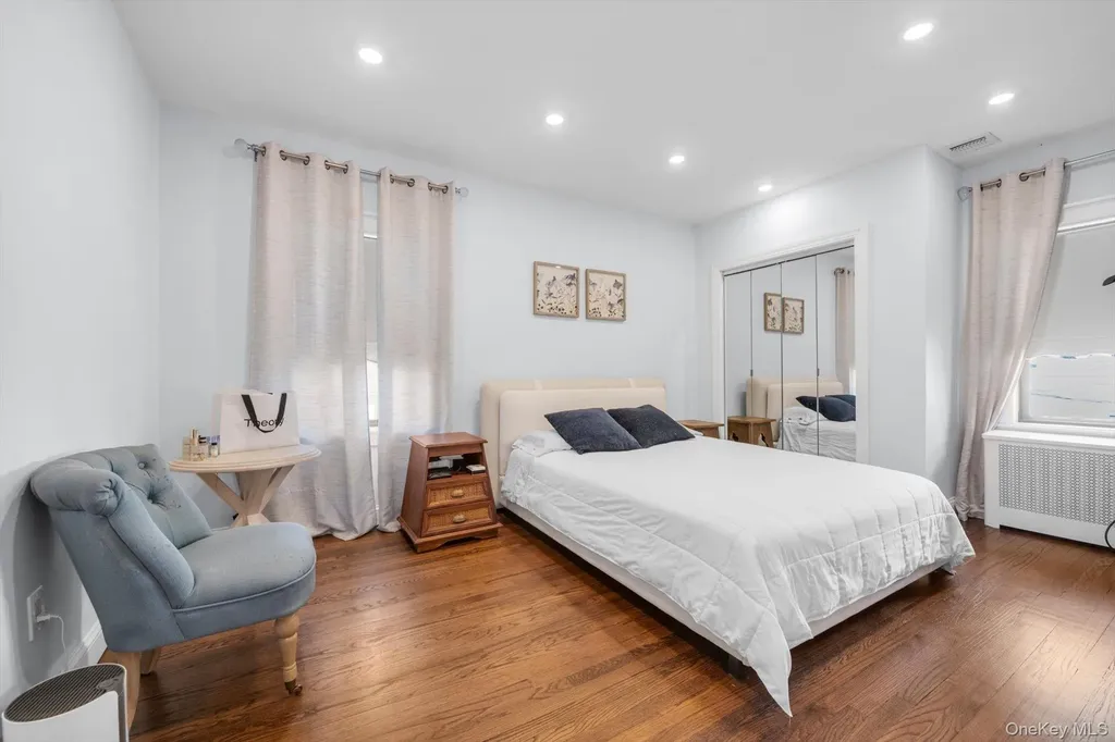 15 Parkwold Drive W Valley Stream NY 11580