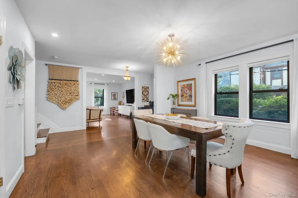 15 Parkwold Drive W Valley Stream NY 11580