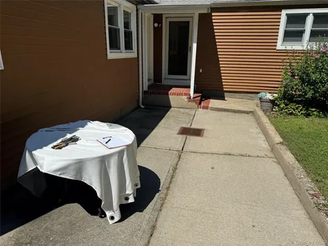 25 Robinson Avenue Glen Cove NY 11542