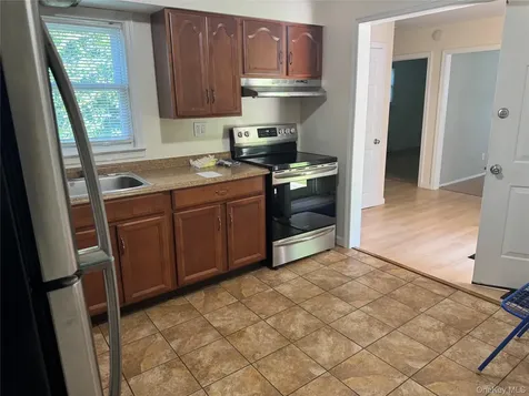 25 Robinson Avenue Glen Cove NY 11542
