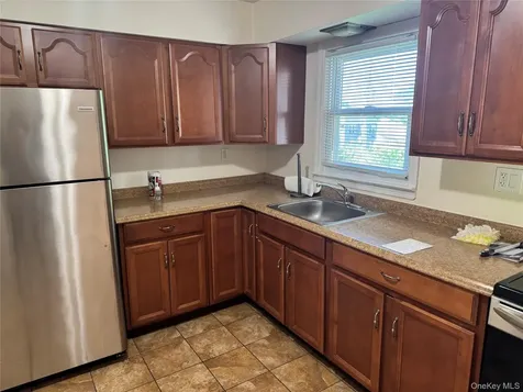 25 Robinson Avenue Glen Cove NY 11542