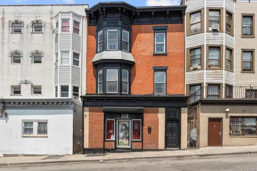 123 Elm Street Yonkers NY 10701