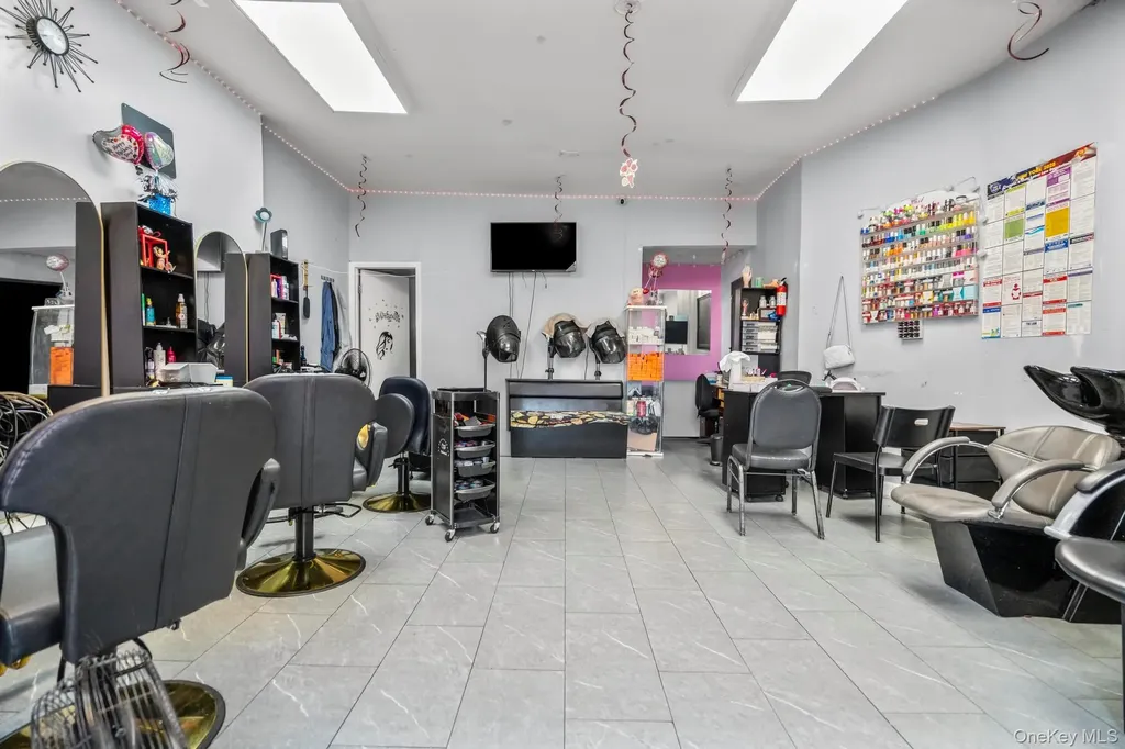 123 Elm Street Yonkers NY 10701