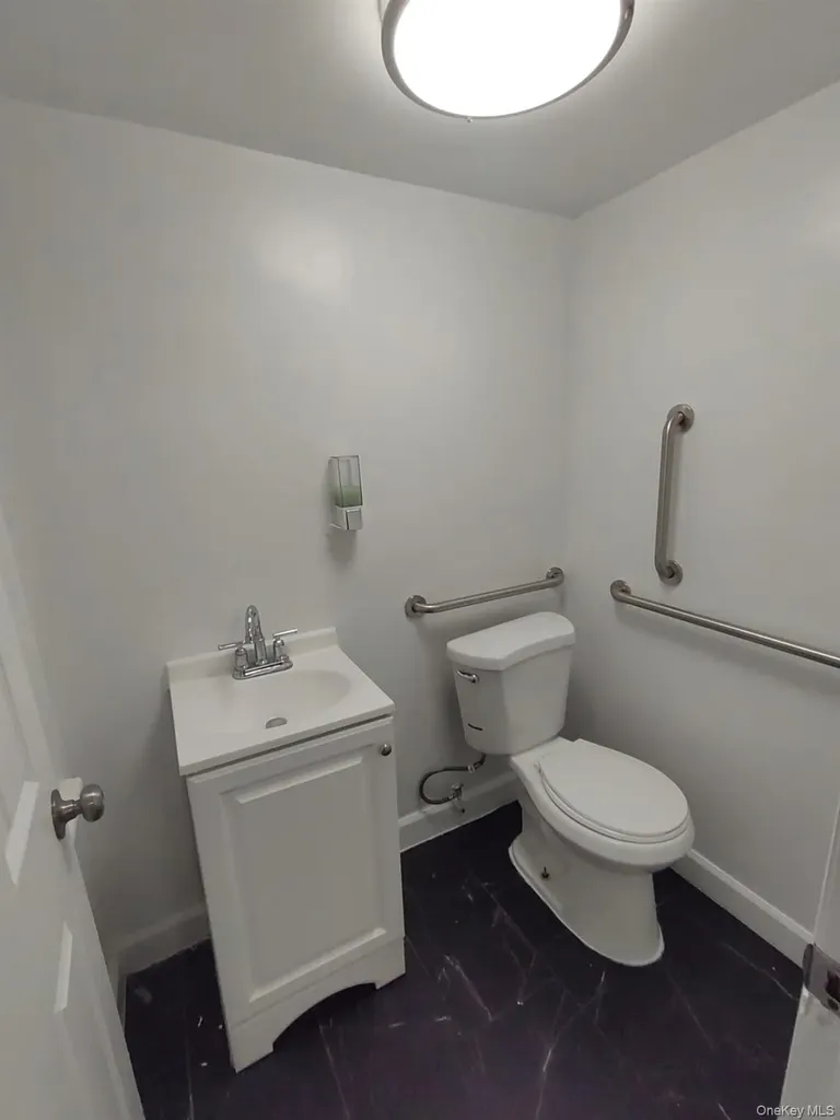 123 Elm Street Yonkers NY 10701