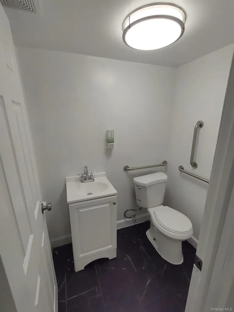 123 Elm Street Yonkers NY 10701