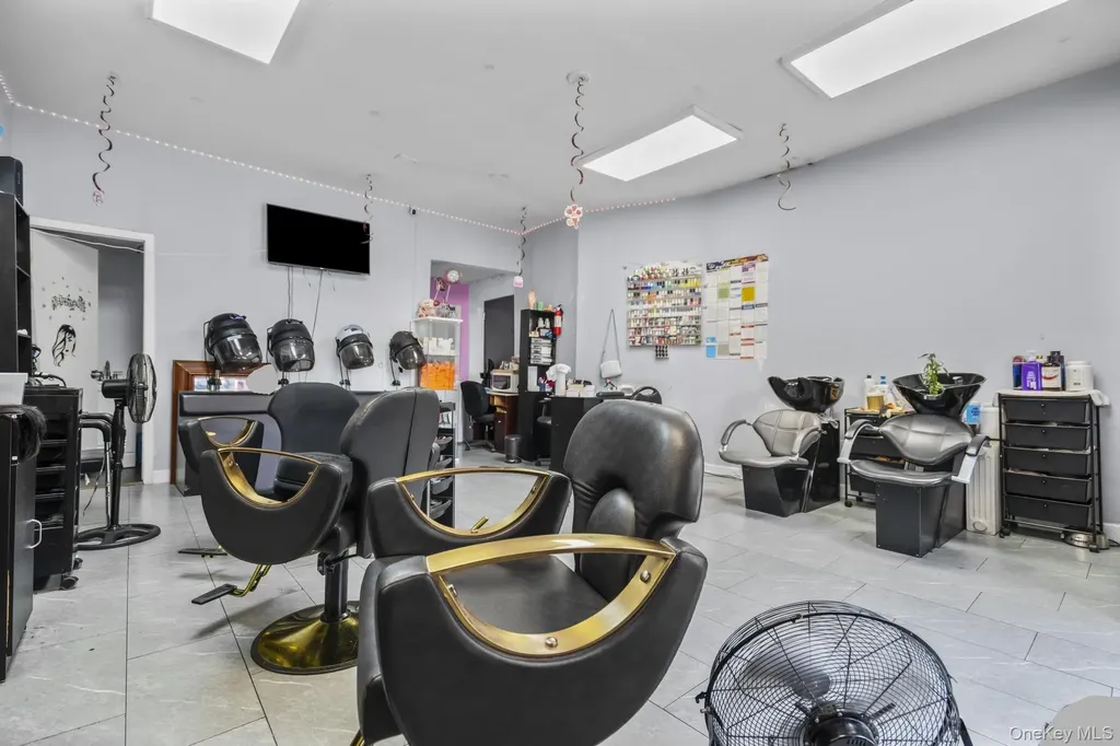 123 Elm Street Yonkers NY 10701