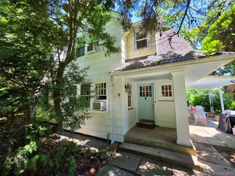 105 Chappaqua Road Briarcliff Manor NY 10510