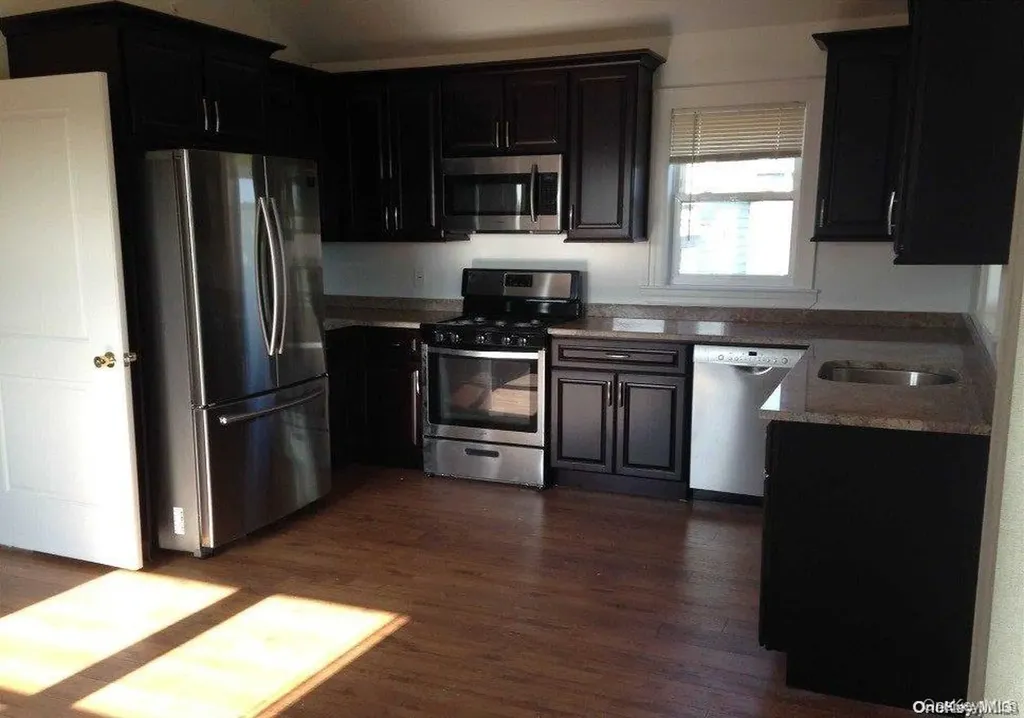 469 E Hudson Street Long Beach NY 11561