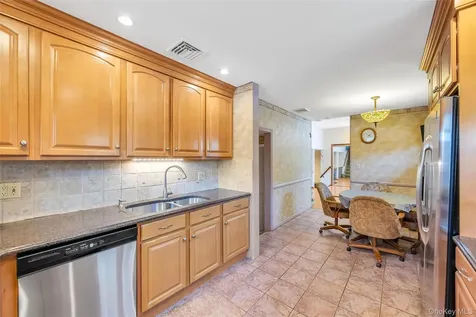 35 Jerold Street Plainview NY 11803