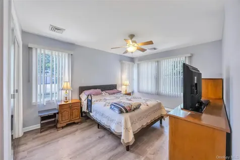 35 Jerold Street Plainview NY 11803