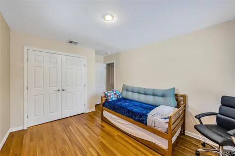 35 Jerold Street Plainview NY 11803