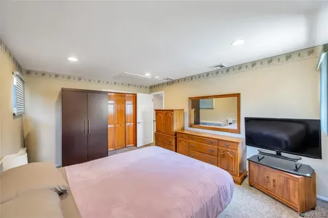 35 Jerold Street Plainview NY 11803
