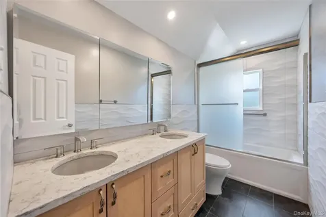 35 Jerold Street Plainview NY 11803