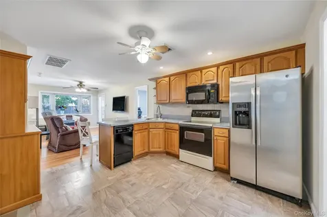 35 Jerold Street Plainview NY 11803