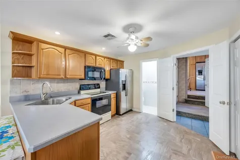 35 Jerold Street Plainview NY 11803