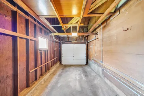35 Jerold Street Plainview NY 11803
