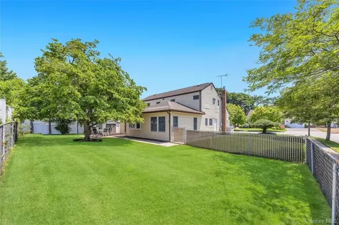 35 Jerold Street Plainview NY 11803